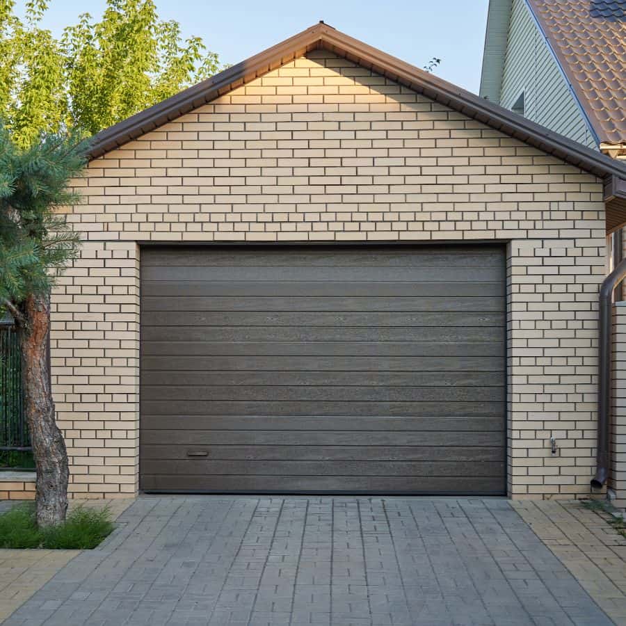 You'll appreciate our skilled repair and replacement process, which starts with a thorough evaluation of your garage door's current condition to precisely identify any issues.